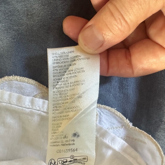 ANTHROPOLOGIE capped sleeve blouse cream w/ camel trim eyelet fabric. So cute! - Picture 5 of 8